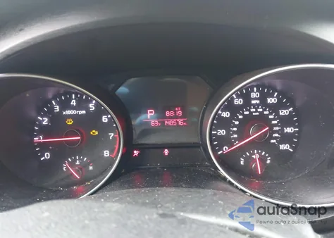 2015 Kia Sedona Lx z USA, uszkodzony, nr VIN KNDMB5C1XF6052786